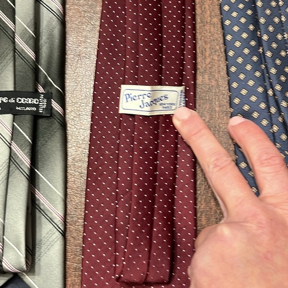 5 Designer Ties Dior, Givenchy, Pierre Jacques, Pietro di Como, & Georgio Salvi - Picture 3 of 6